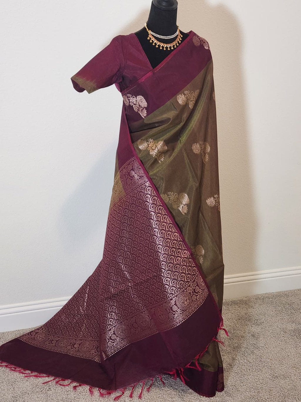 Fresh Leaf Green Kanchi Silk Cotton Saree, Gold Zari Brocade
