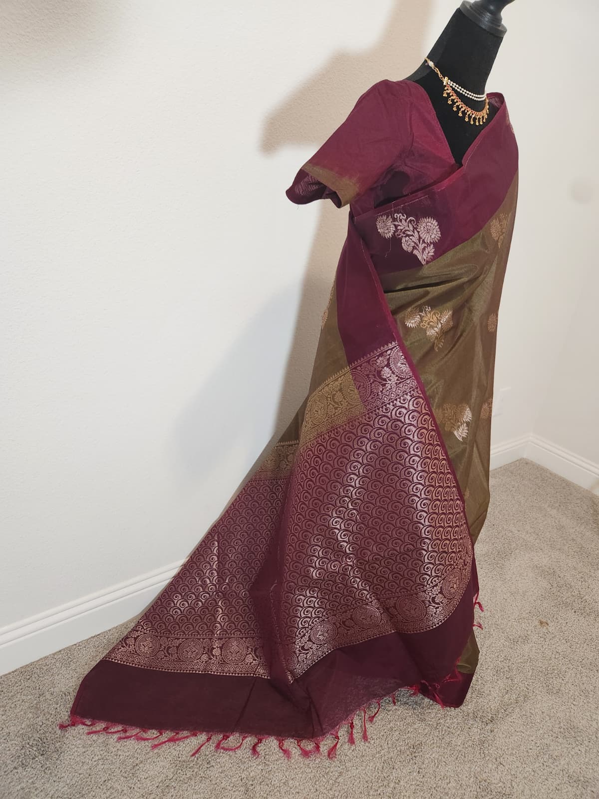 Fresh Leaf Green Kanchi Silk Cotton Saree, Gold Zari Brocade