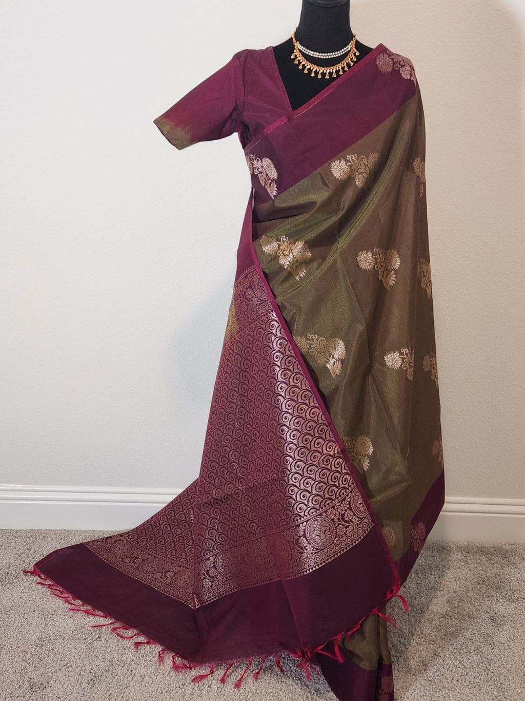 Fresh Leaf Green Kanchi Silk Cotton Saree, Gold Zari Brocade