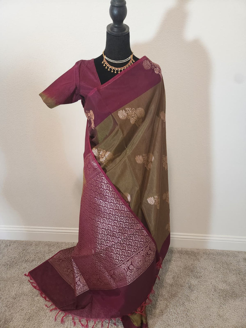 Fresh Leaf Green Kanchi Silk Cotton Saree, Gold Zari Brocade