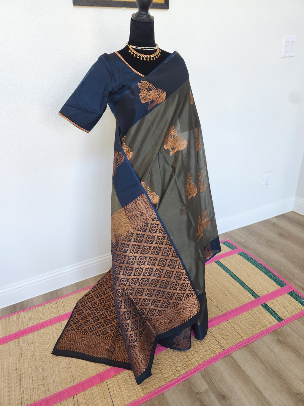 Green Kanchi Silk Cotton Saree, Gold Zari Brocade