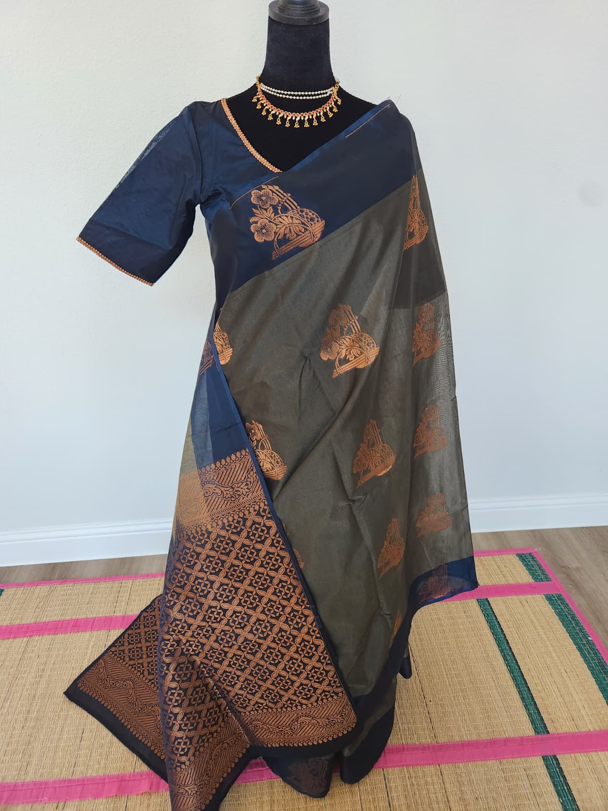 Green Kanchi Silk Cotton Saree, Gold Zari Brocade
