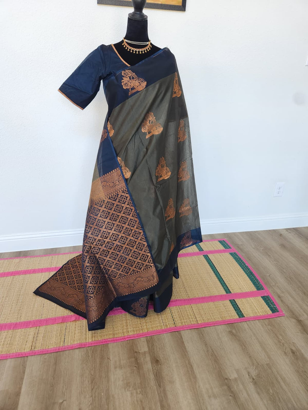 Green Kanchi Silk Cotton Saree, Gold Zari Brocade