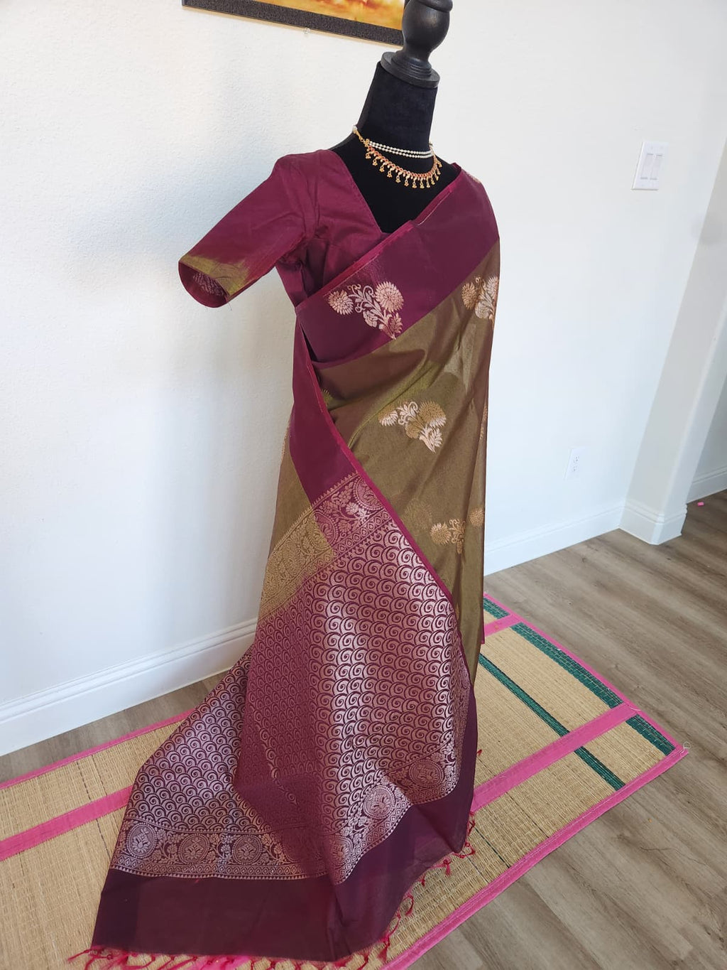 Fresh Leaf Green Kanchi Silk Cotton Saree, Gold Zari Brocade