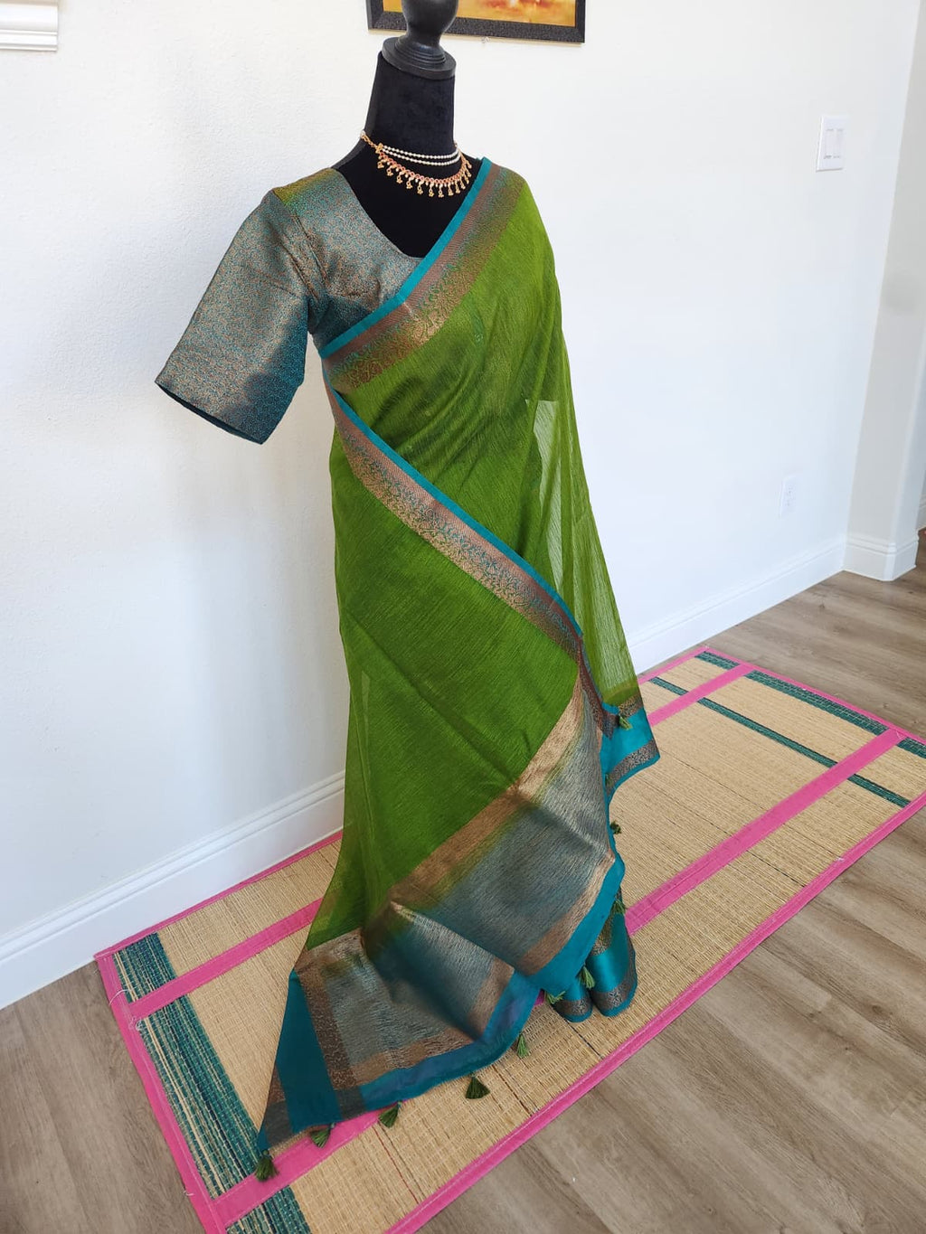 Green Handloom Jute Saree Set with Peacock Blue Border