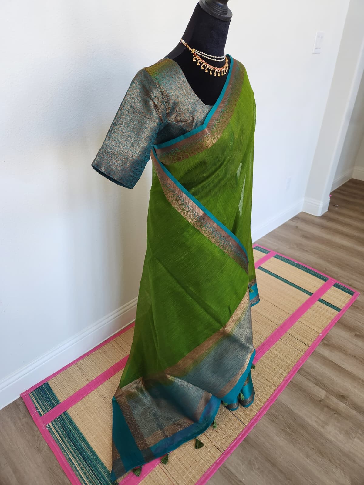 Green Handloom Jute Saree Set with Peacock Blue Border